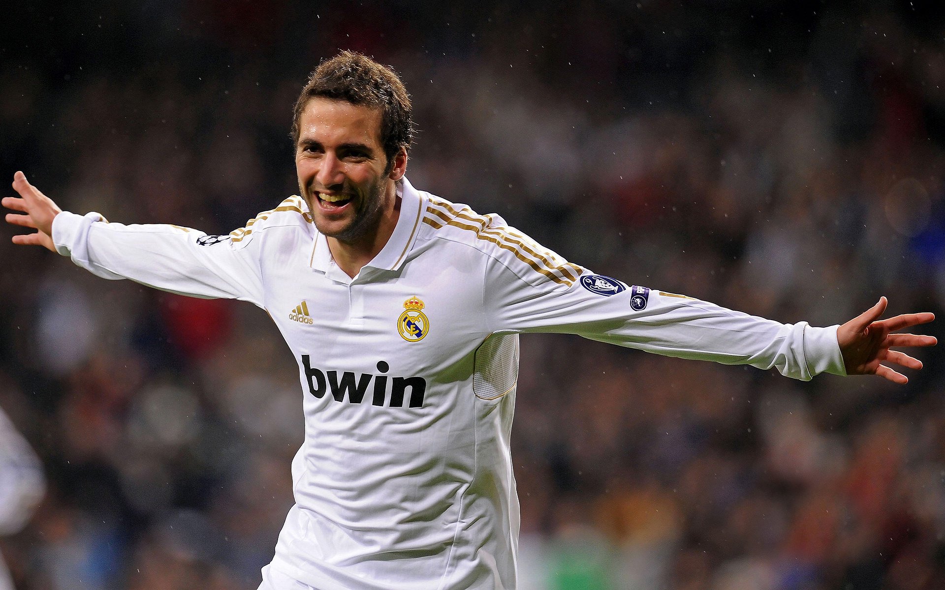 拜仁一波带走皇家社会，奥斯梅恩成为关键先生